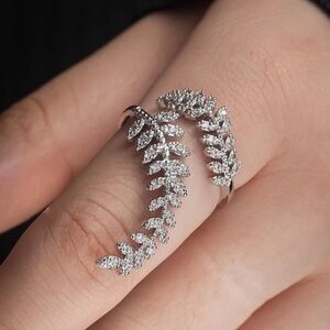 Elegant Silver Leaf Ring